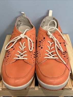 Jambu Bloom Biodegradeable Orange Leather Cutout Sneakers Shoes Size 9